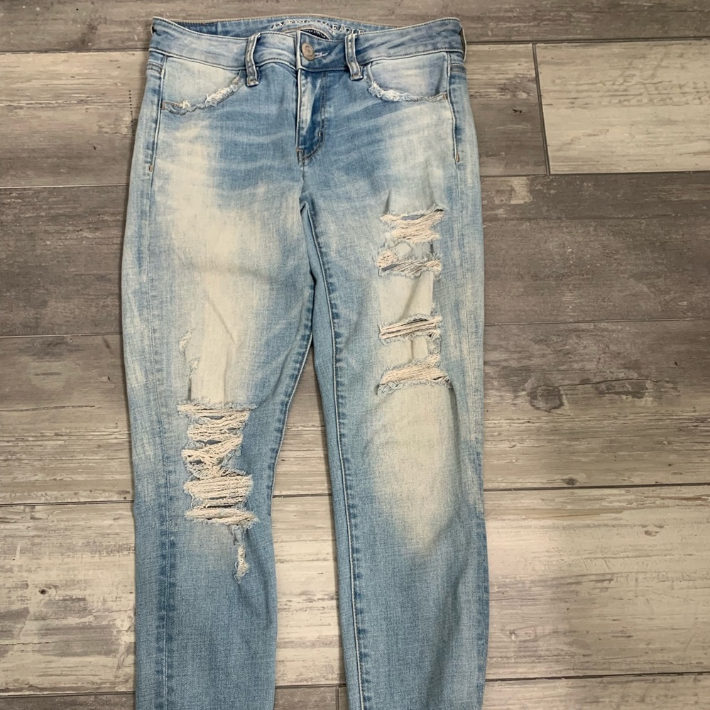 Women’s American Eagle skinny jegging